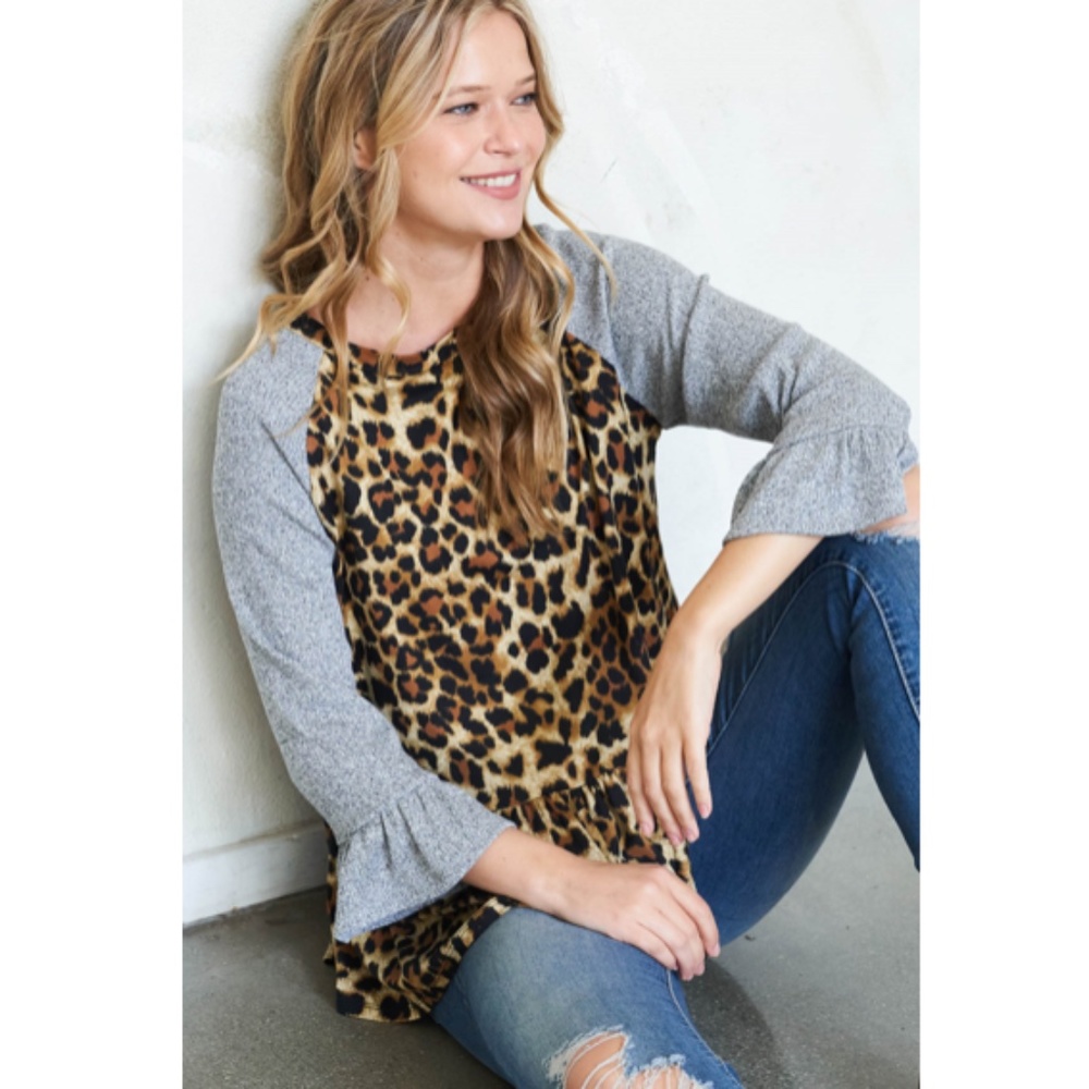 Perfect peach quarter Bell Sleeve Leopard Print Top NWOT